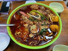 -不起眼麻辣烫凉皮店