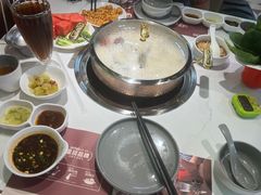 -洪氏嗨捞·广东猪肚鸡·椰子鸡火锅(西咸万象城店)