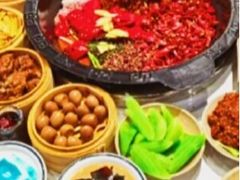 -卤校长老火锅(杨家坪直营店)