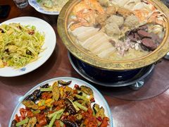 什锦酸菜锅-荣鹏风味烀饼总店