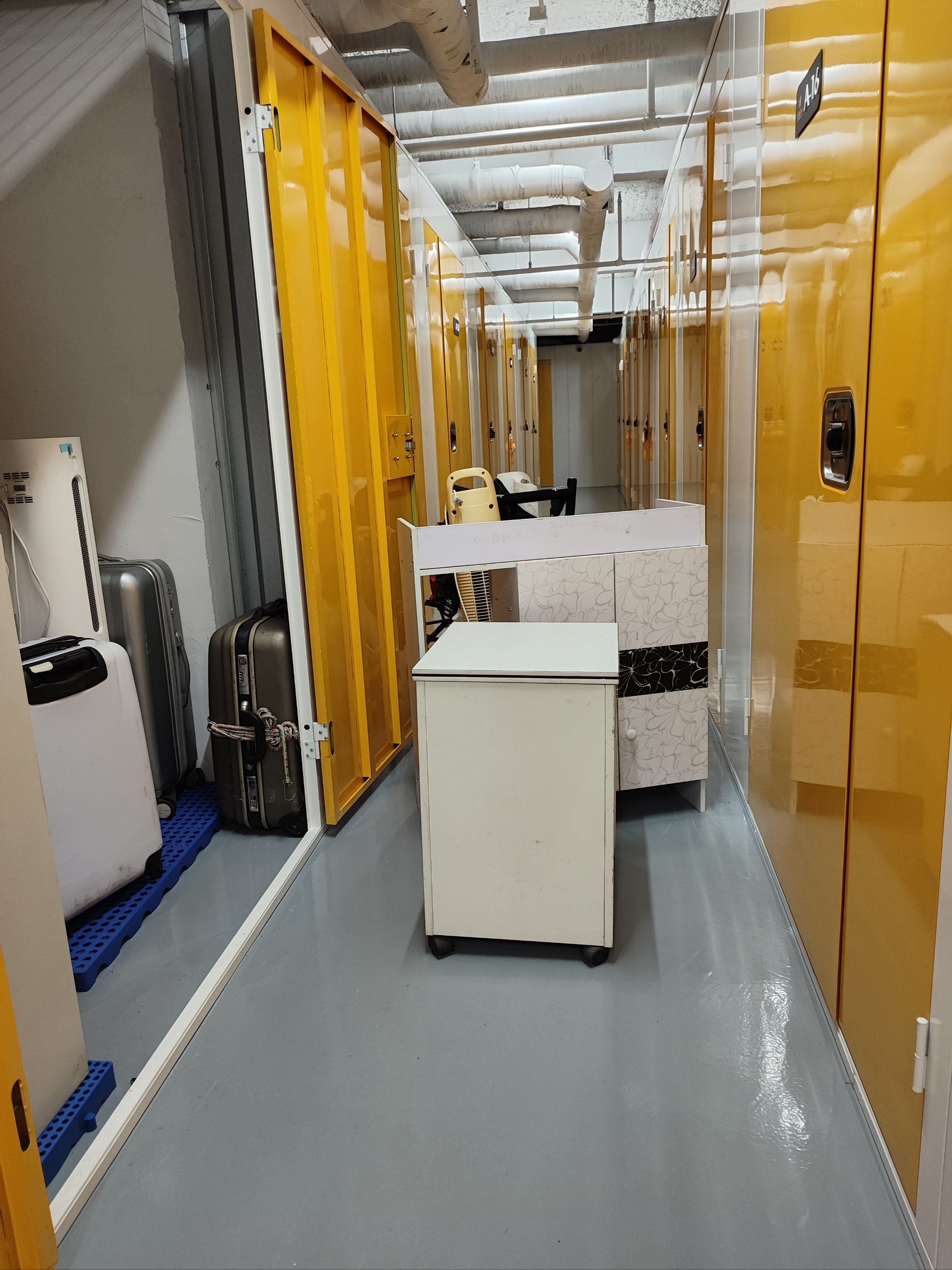 室内整洁储物间