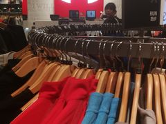 -UNDER ARMOUR(新燕莎奥莱店)