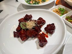 红酒泡牛仔粒-荟廷·晶萃(陆家嘴尚悦湾店)