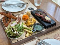 -Mark&Mars Restaurant