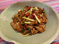 腌菜炒肉-香巴拉云南餐厅(华莱坞店)
