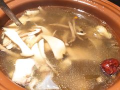 -有红鸡毛店·川菜(建设路店)