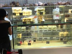 面包甜点陈列柜-白玉兰食品甜凤店(合生汇店)