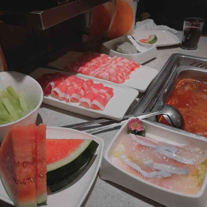 海底捞火锅(银泰创意城店)-"海底捞～最近吃了两次海底捞,都是在银泰.