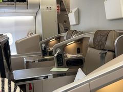 -东方航空(虹桥路店)