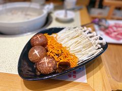 菌菇拼盘-煲大王猪肚鸡·椰子鸡火锅(红谷滩万达店)