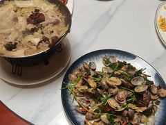 -一口猪海鲜浑锅·东北家常菜