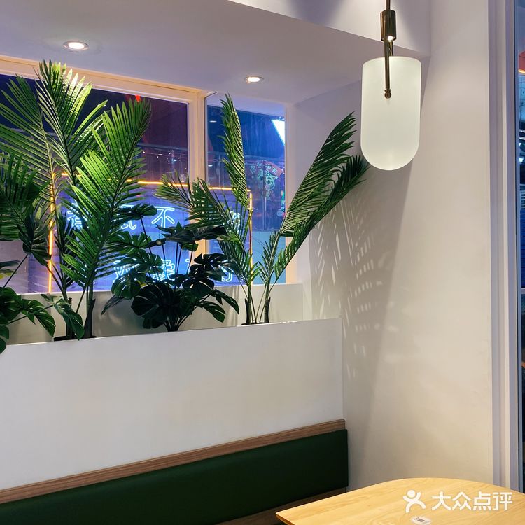 在晋江时代广场中庭商业街这家漫城咖啡️可以说从学生时