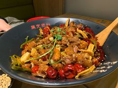 -风光老灶麻辣香锅(大成路翠微百货店)