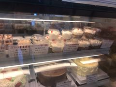 -红宝石·鲜奶小方·海派西点房(金杨店)