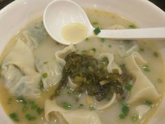 黄鱼馄饨-南八仙·老上海味道(南京东路店)