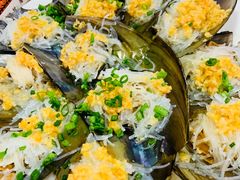 蒜蓉粉丝蒸扇贝-蓝湾碧波·老字号·疍家非遗海上餐厅