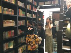 -钟书阁(松江泰晤士小镇店)