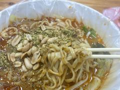 -二钢串叔麻辣烫(华龙大厦店)