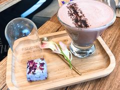 -FLOVIE FLORIST CAFE