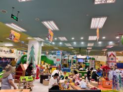 -莫莉幻想儿童乐园(武汉经开永旺店)