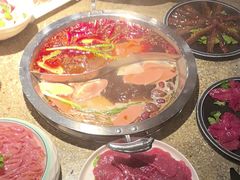 -茅草房·河畔园林火锅