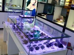 -提一眼镜·蔡司·依视路(小寨店)