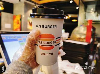 在川外山上美味食间的贝莱士吃了好多东西   