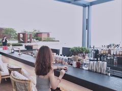 -瑰丽酒店·海吧·天际下午茶·现场DJ·天台酒吧