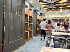 -凤凰路何眼镜香辣蟹(花果园店)