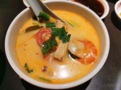 -大头虾越式风味餐厅(光明广场店)