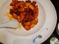 -帅巴人舅母子腊蹄民俗村