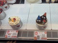 -花花卷卷·鲜食蛋糕(静安久光百货店)