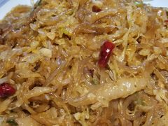 五花肉炒酸菜粉-95号酱骨·一块豆腐(展春园西路店)
