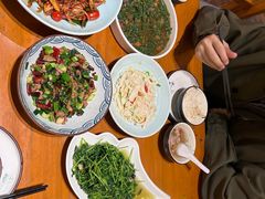 -老滇山寨•云南特色菜•地方菜•民族风情歌舞表演(金碧店)