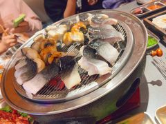 -围炉肉舍丹东海鲜烤肉·烤活鳗(步行街店)