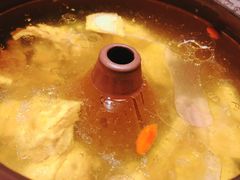 -云海肴·汽锅鸡·云南菜(天山百盛优客店)