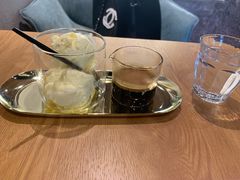 -ZING COFFEE 镜咖啡