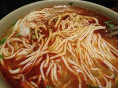 -亮亮面馆(经六路店)