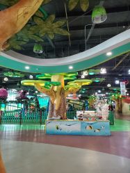 -维佳童话镇演出现场(徐东店)