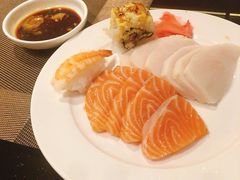 三文鱼-大中华希尔顿酒店-念自助餐·嗨啤·小龙虾