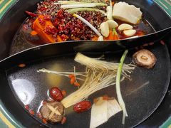 菌汤鸳鸯锅-有拈头成都市井火锅(南山总店)