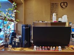 -天井·丑面包搭咖啡