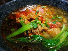 肥肠米线-八月美食小馆(银泰城总店)