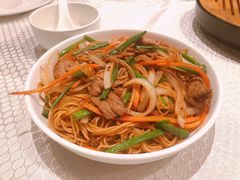 巴扎牛肉炒旦面-巴扎美食·新疆菜·西域歌舞表演餐厅(新疆大厦店)