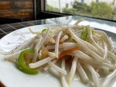 芦苇根炒肉丝-梦缘水乡·湖景餐厅