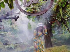 -Chom Cafe and Restaurant