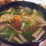 这家酒店的餐厅生意很火爆，中国人开的
