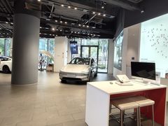 -TESLA 特斯拉(上海太古汇体验店)