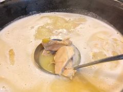 -鲜入围煮花胶鸡海鲜火锅