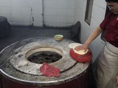 -玉龙喀什有名爱可德木烤包子